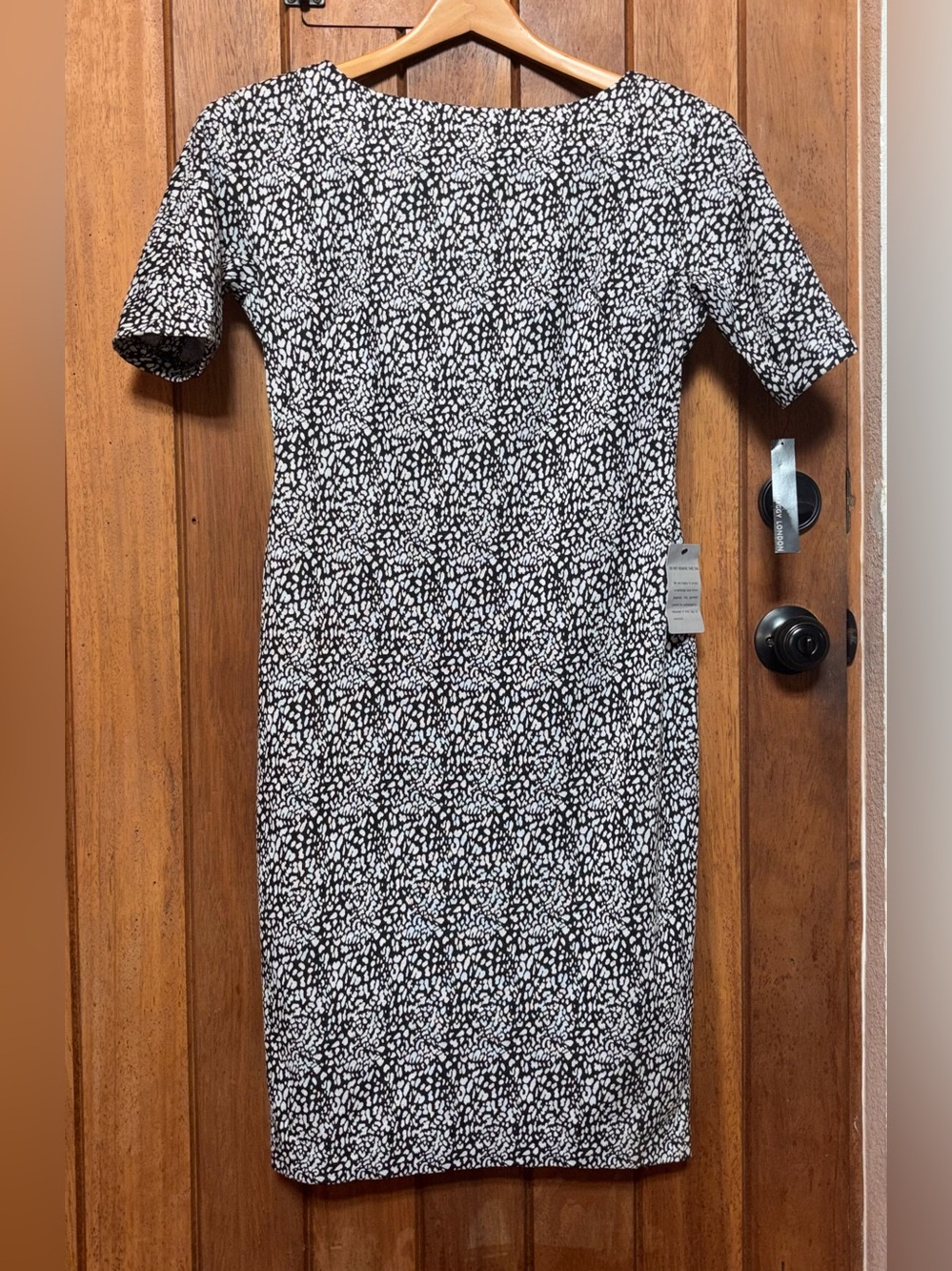 Maggy London Women's Black and White Cheetah Printed Sheath Dress